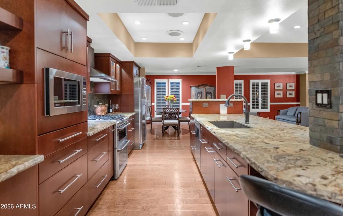 Real Estate Picture 6