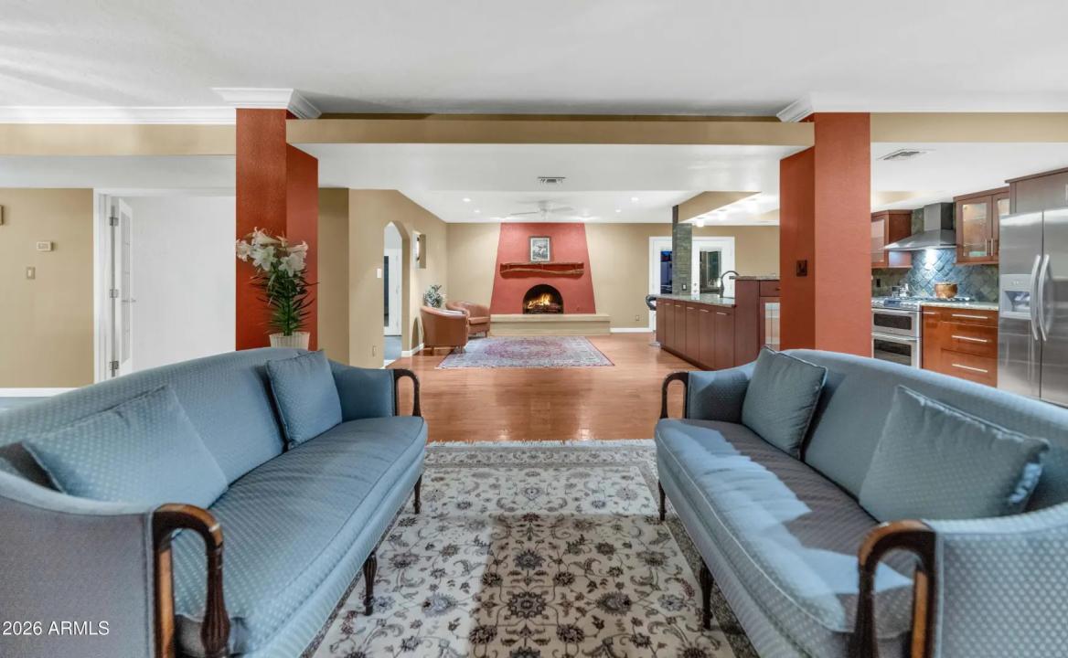 Real Estate Picture 14