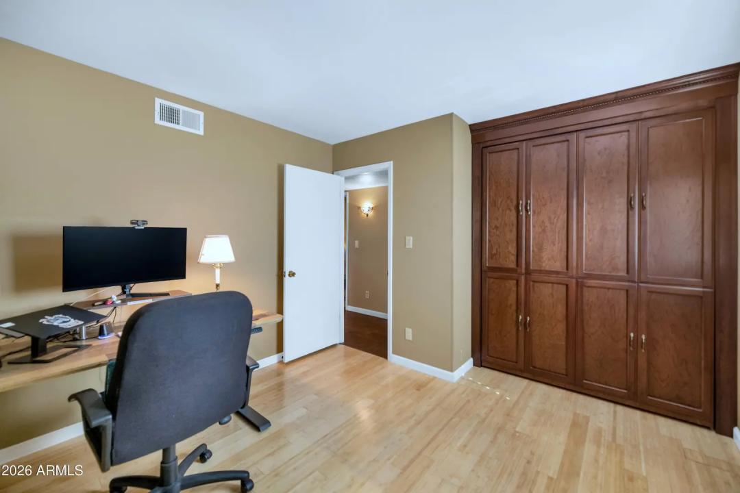 Real Estate Picture 24