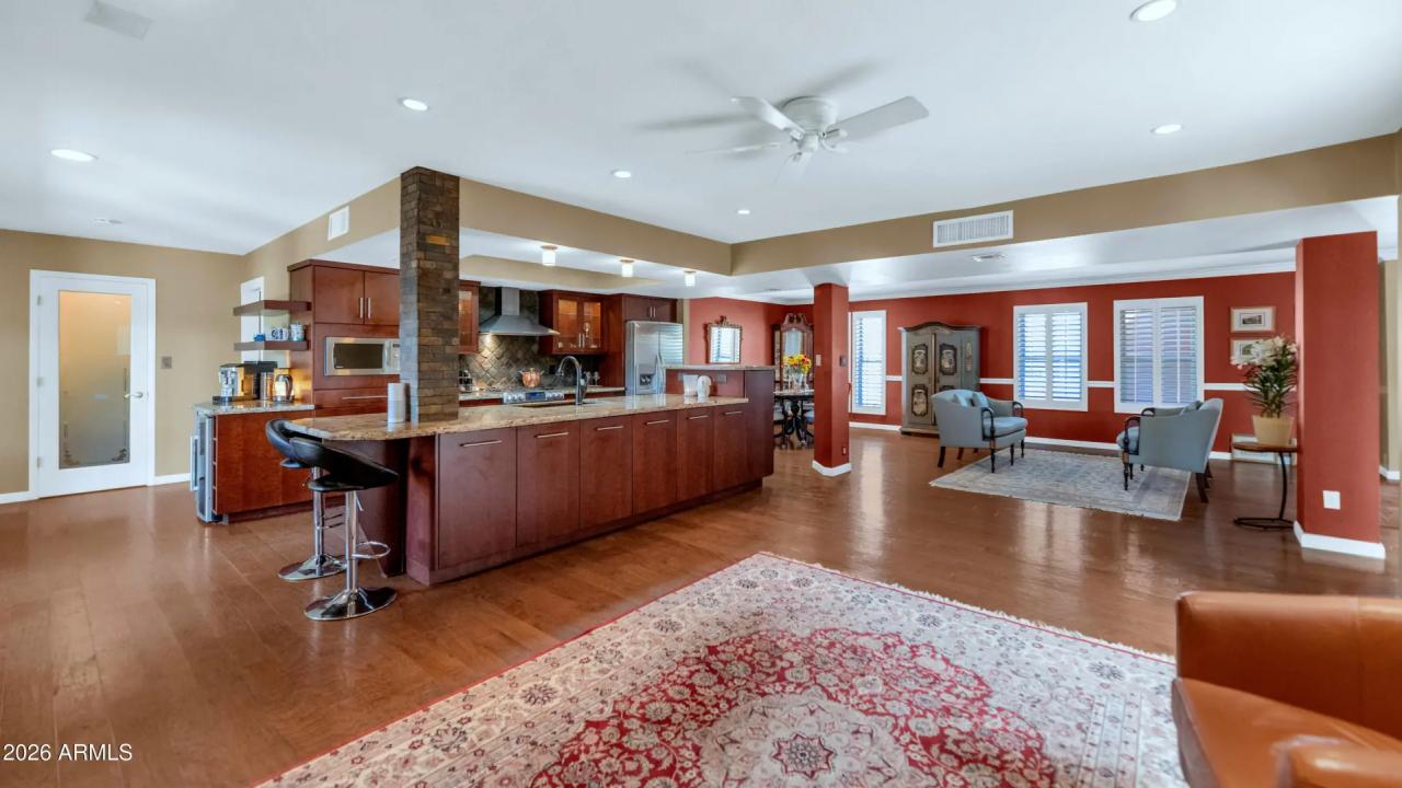 Real Estate Picture 10