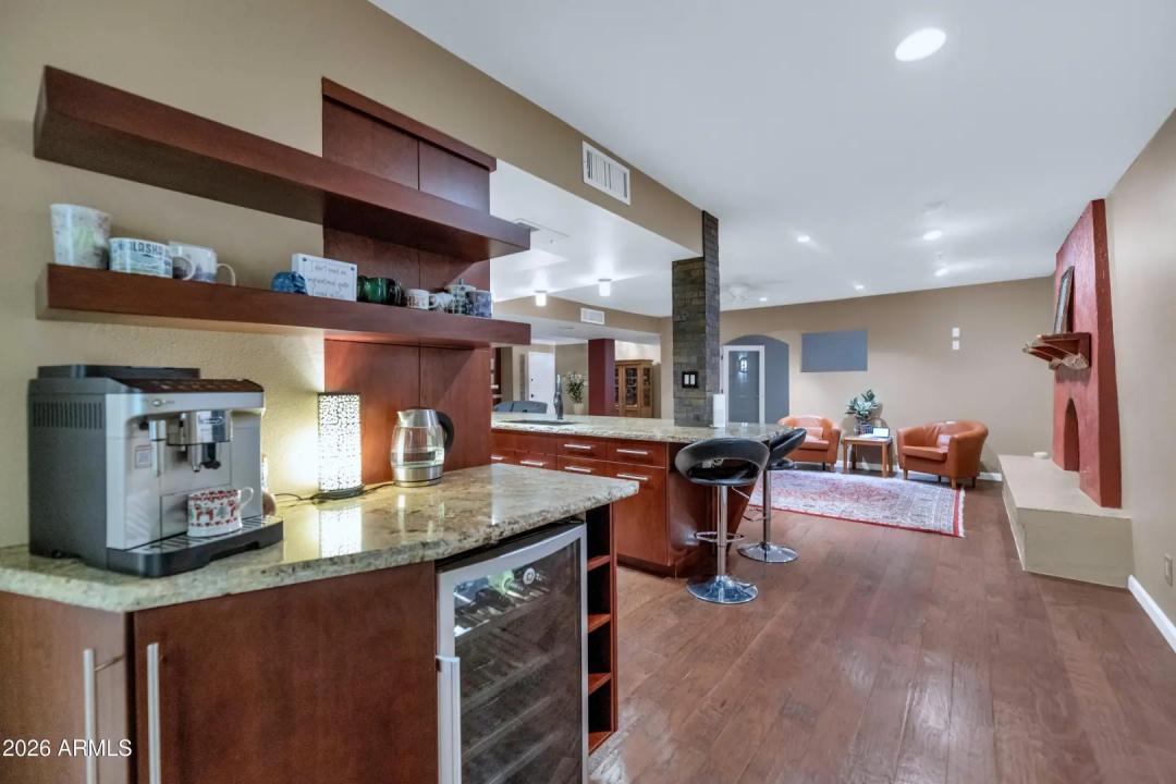 Real Estate Picture 12