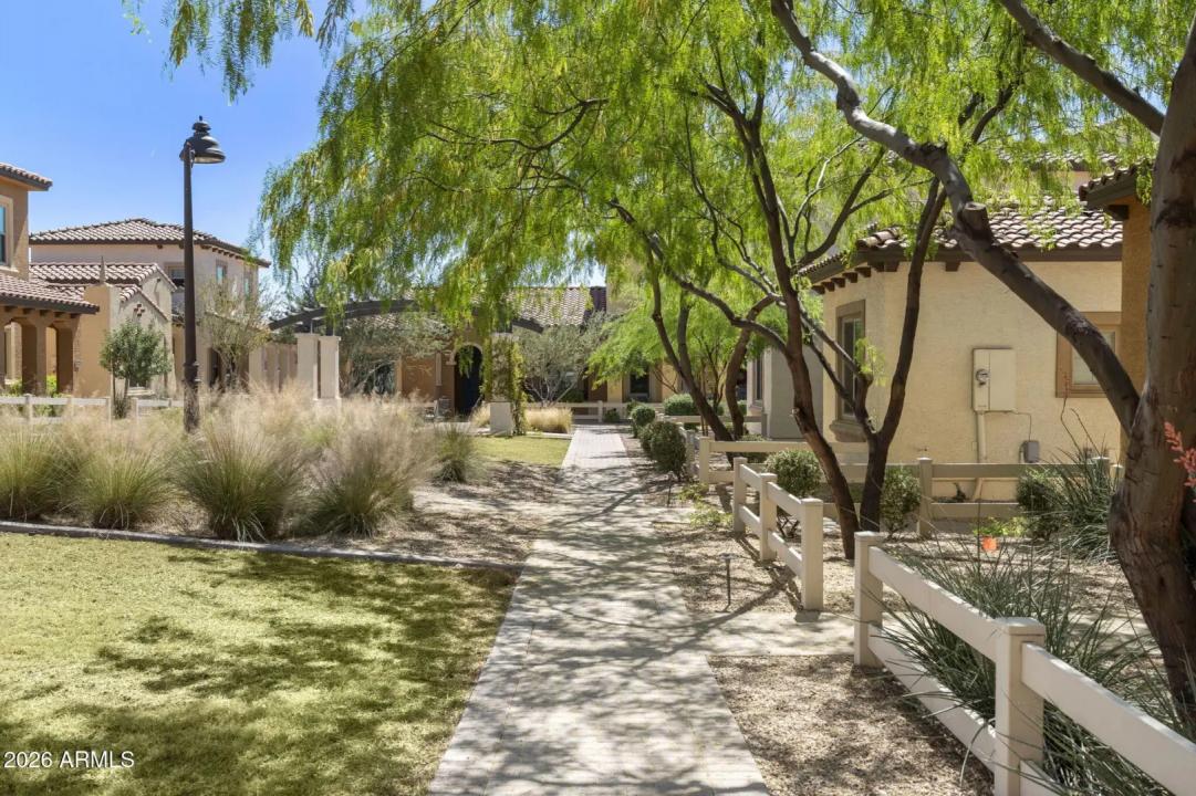 Real Estate Picture 21