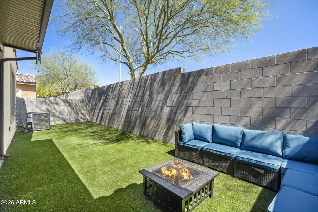 Real Estate Picture 11