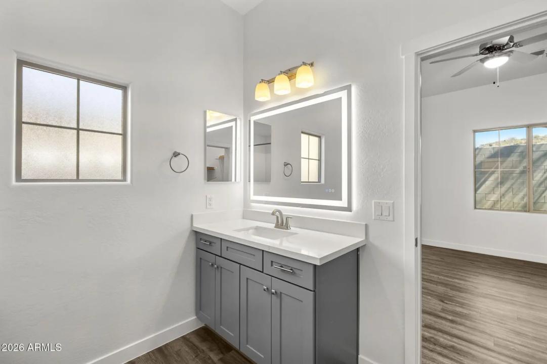 Real Estate Picture 13