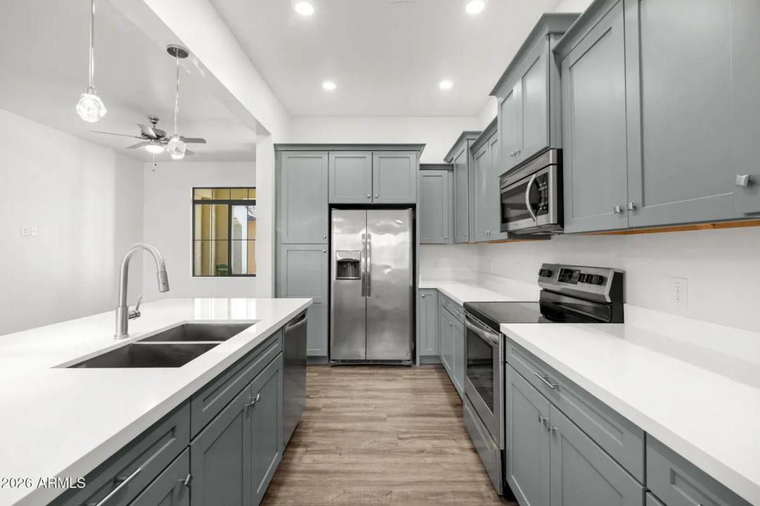 Real Estate Picture 8