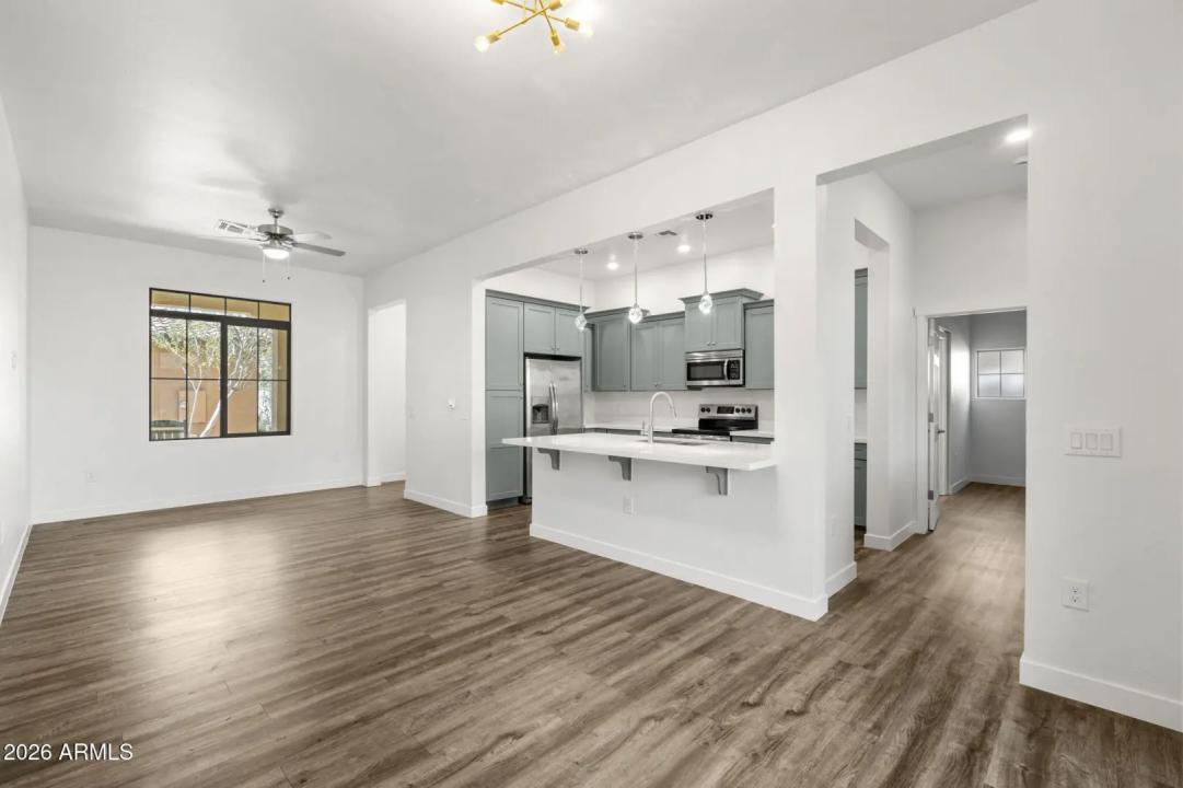 Real Estate Picture 6