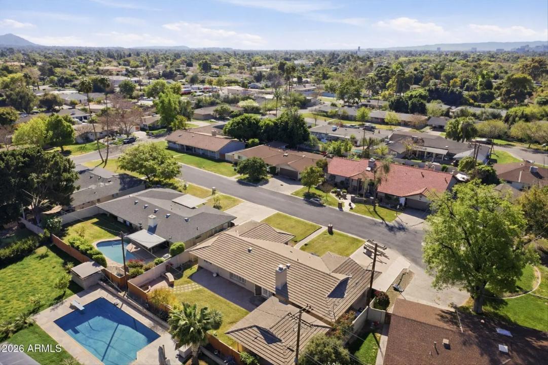 Real Estate Picture 32