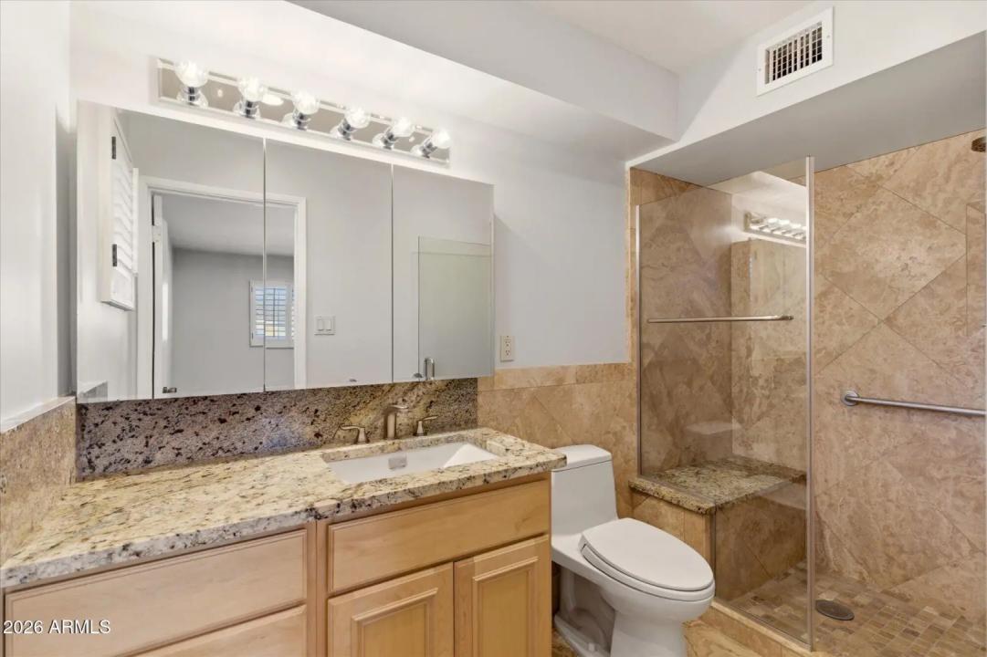 Real Estate Picture 22