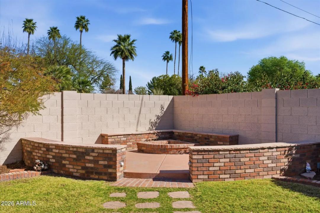 Real Estate Picture 30