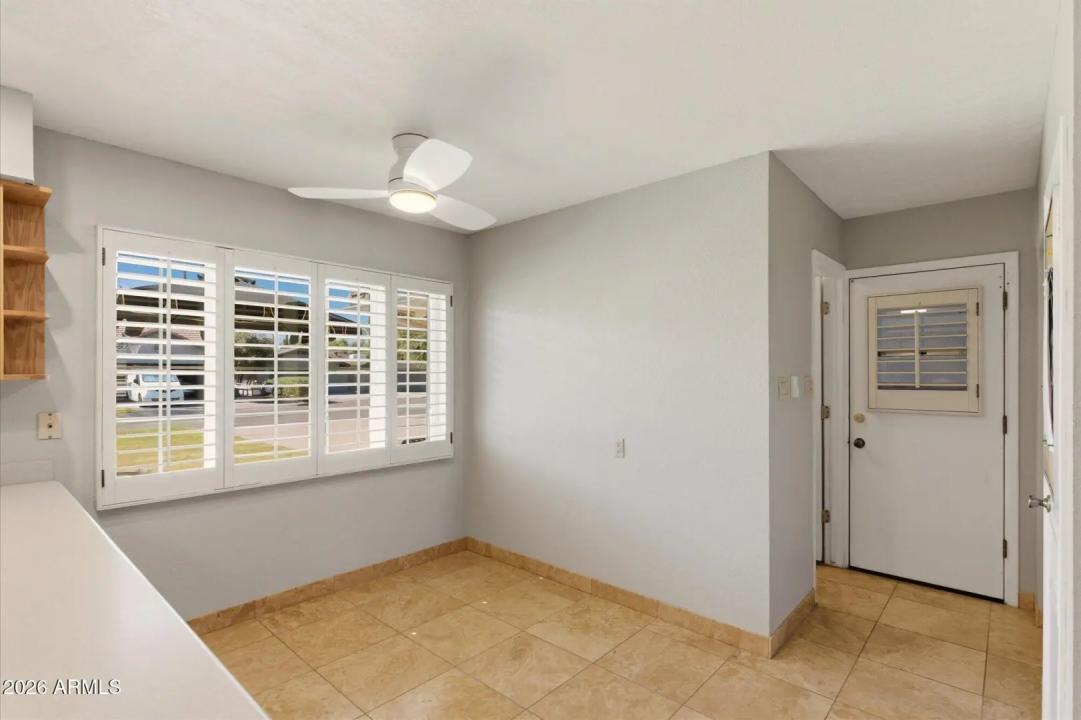 Real Estate Picture 11