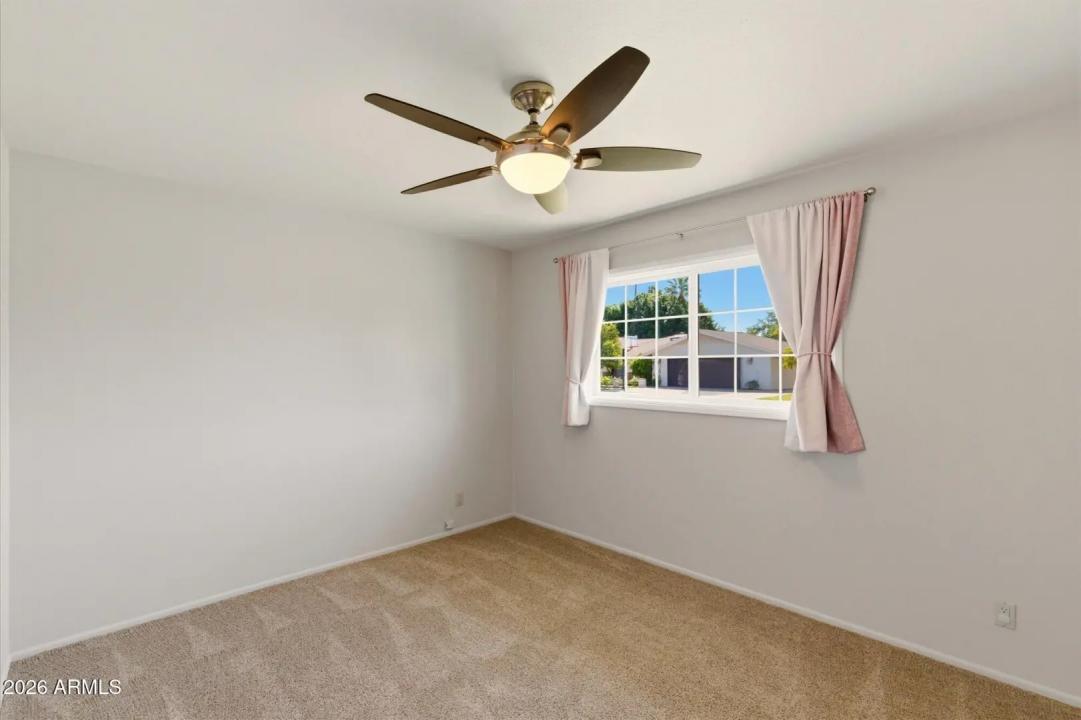 Real Estate Picture 18