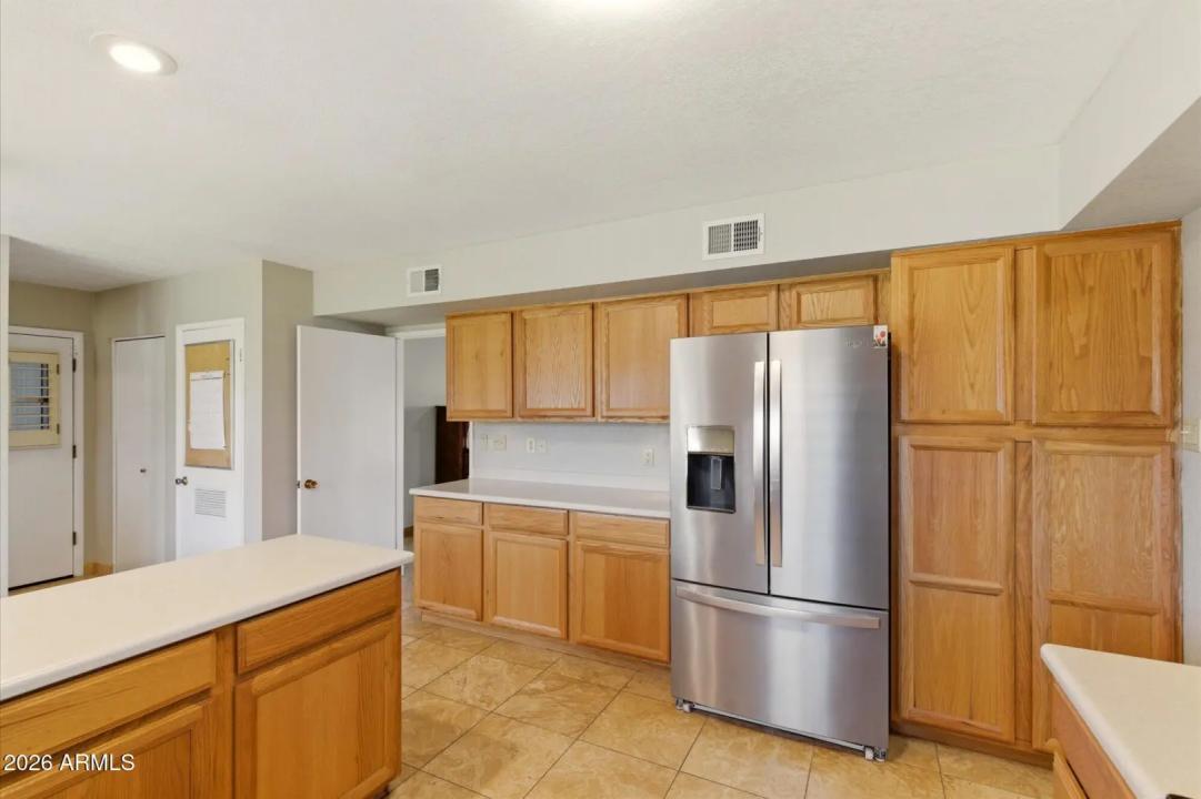 Real Estate Picture 8