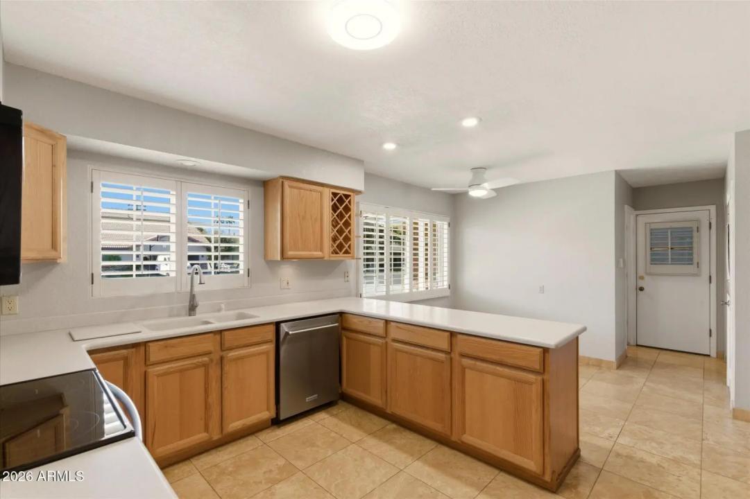 Real Estate Picture 7