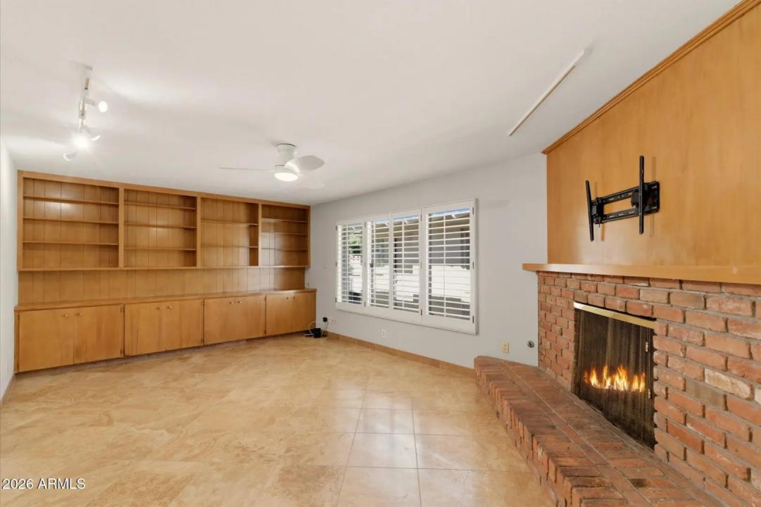 Real Estate Picture 14