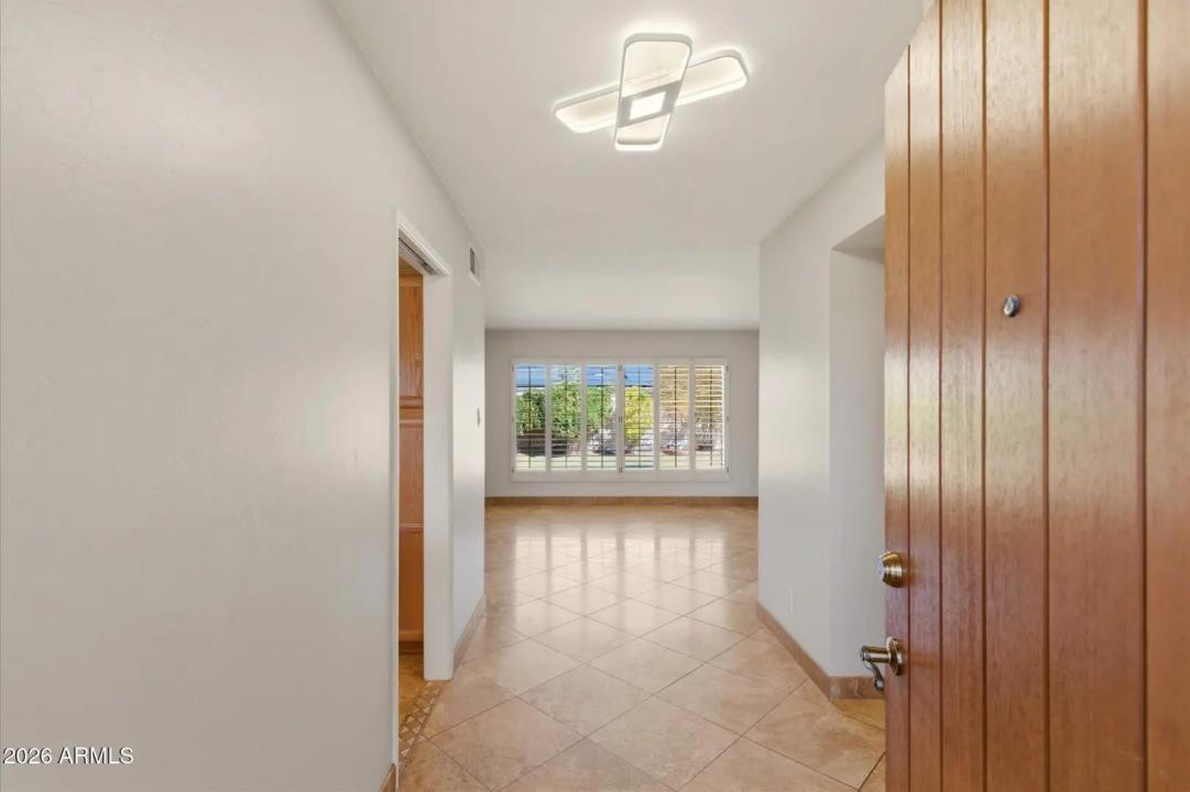 Real Estate Picture 4