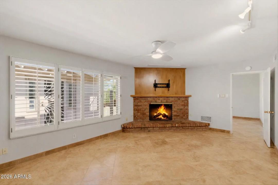 Real Estate Picture 15