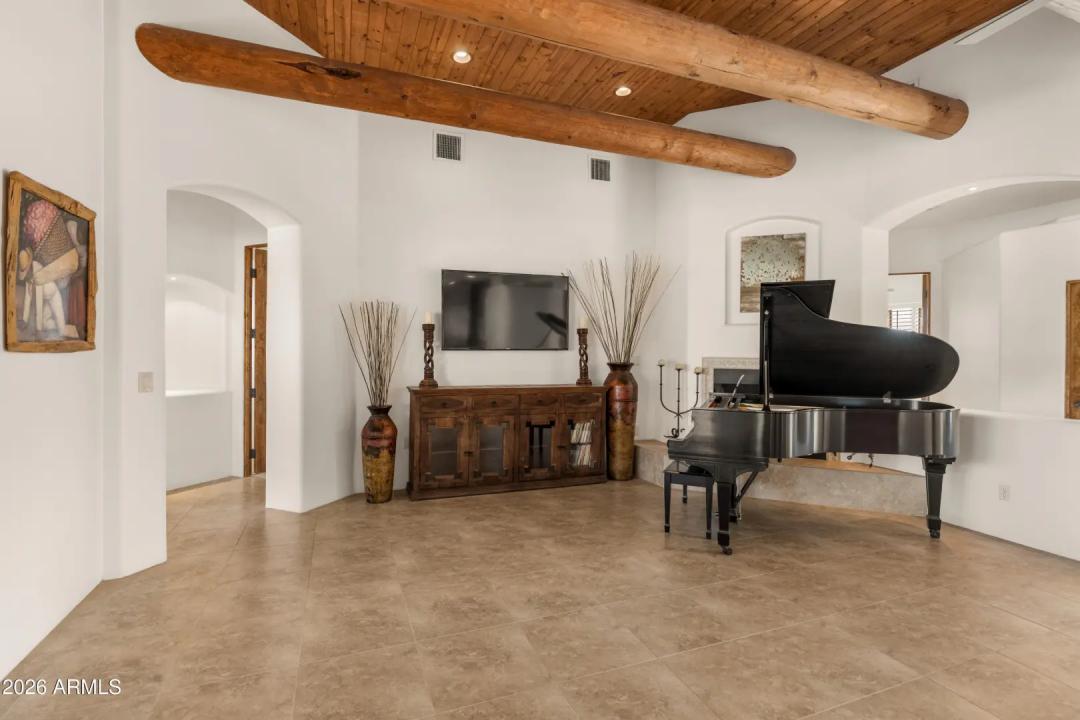 Real Estate Picture 10