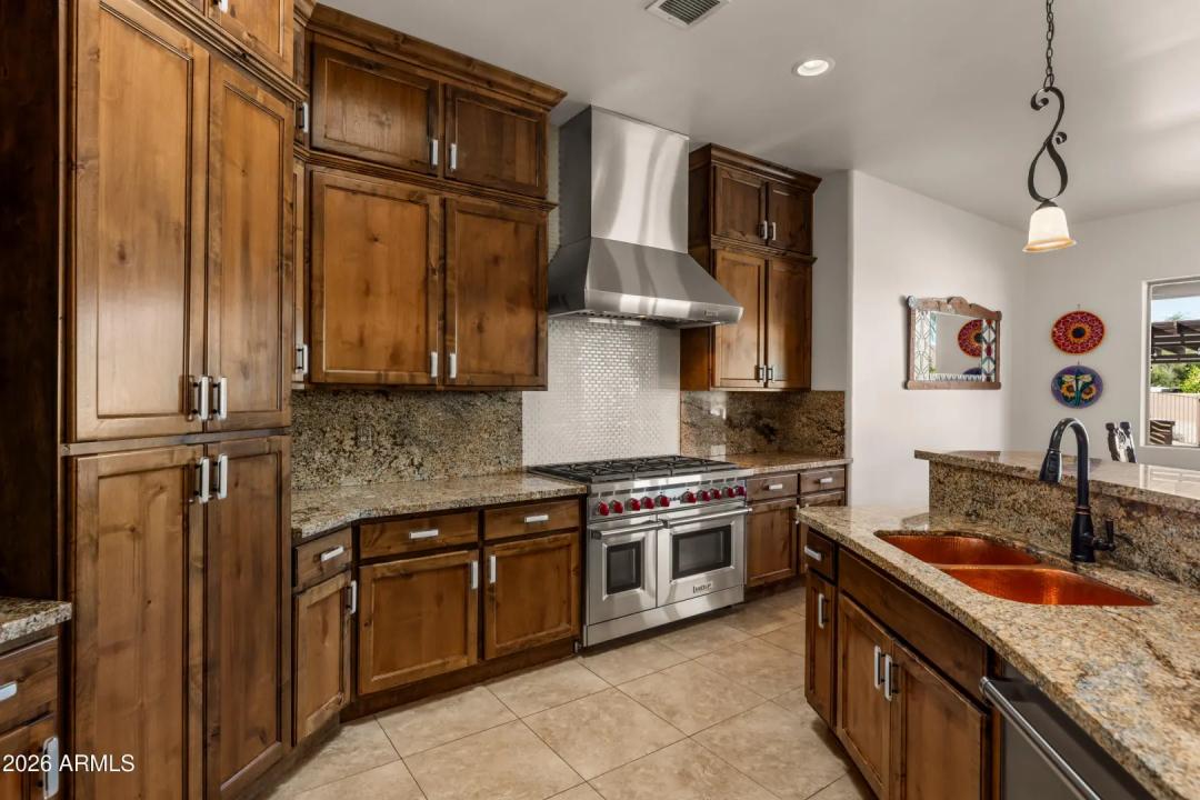 Real Estate Picture 15