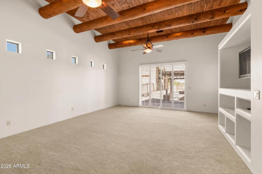 Real Estate Picture 18