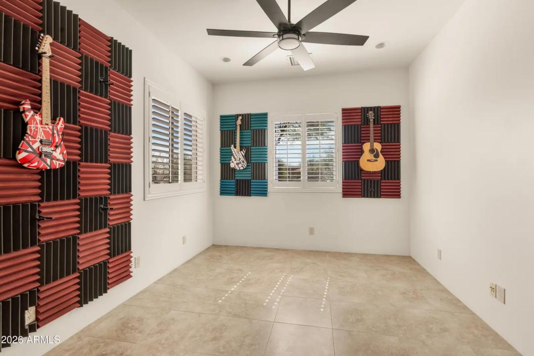 Real Estate Picture 24