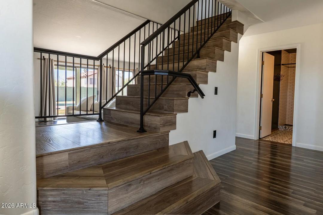 Real Estate Picture 4