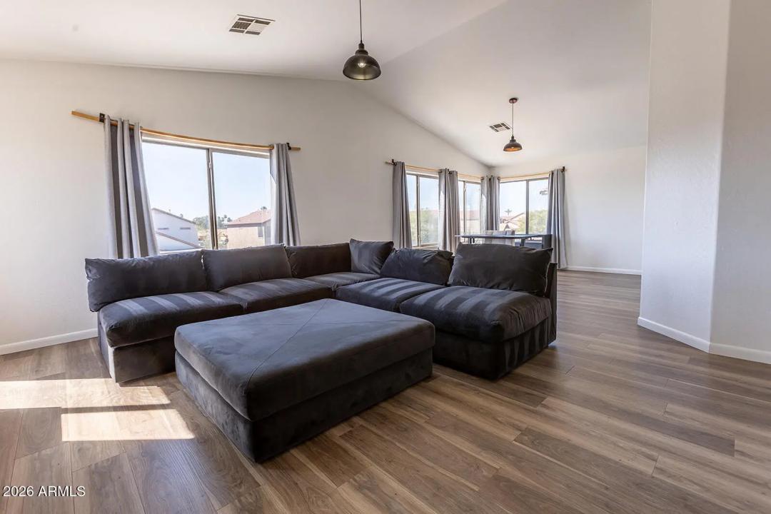 Real Estate Picture 23