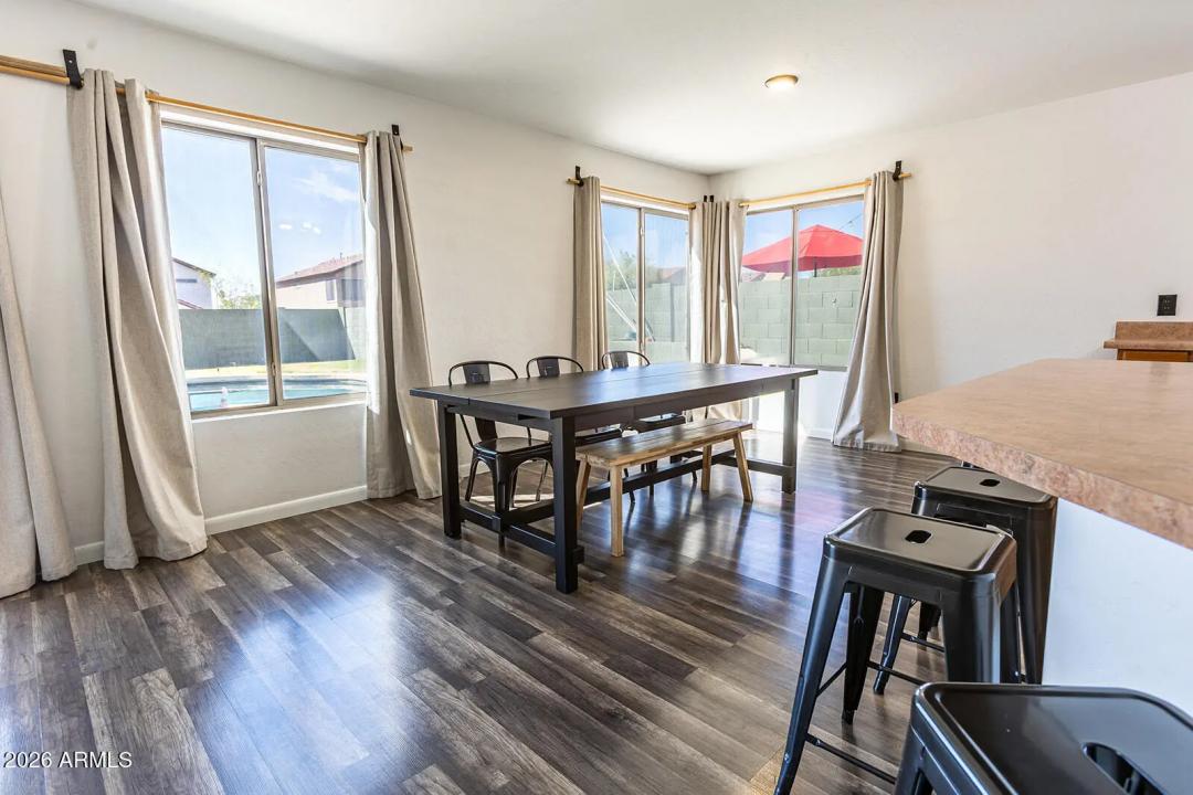 Real Estate Picture 14