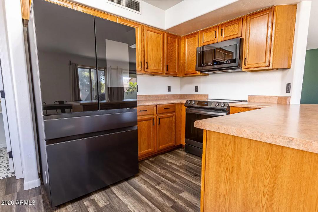 Real Estate Picture 16