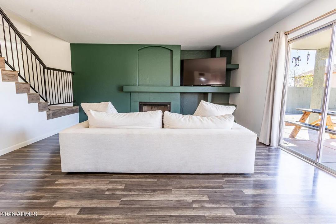 Real Estate Picture 9