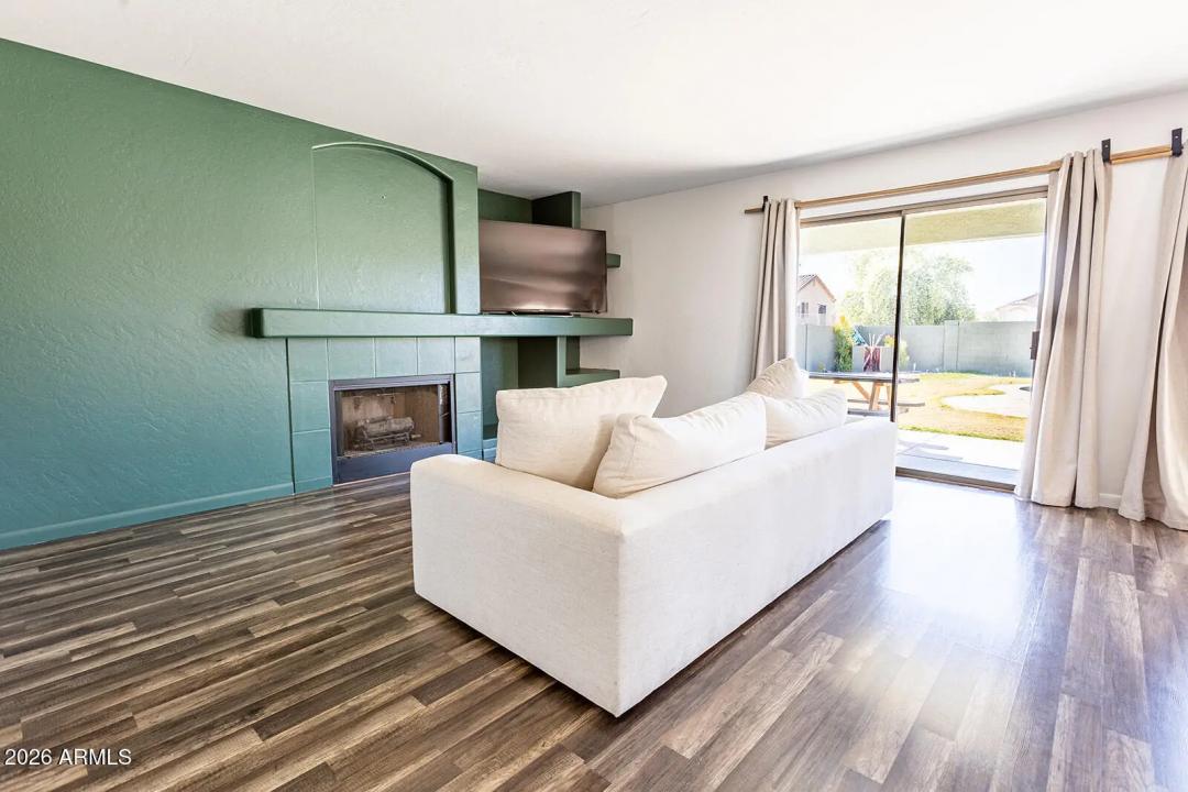 Real Estate Picture 10