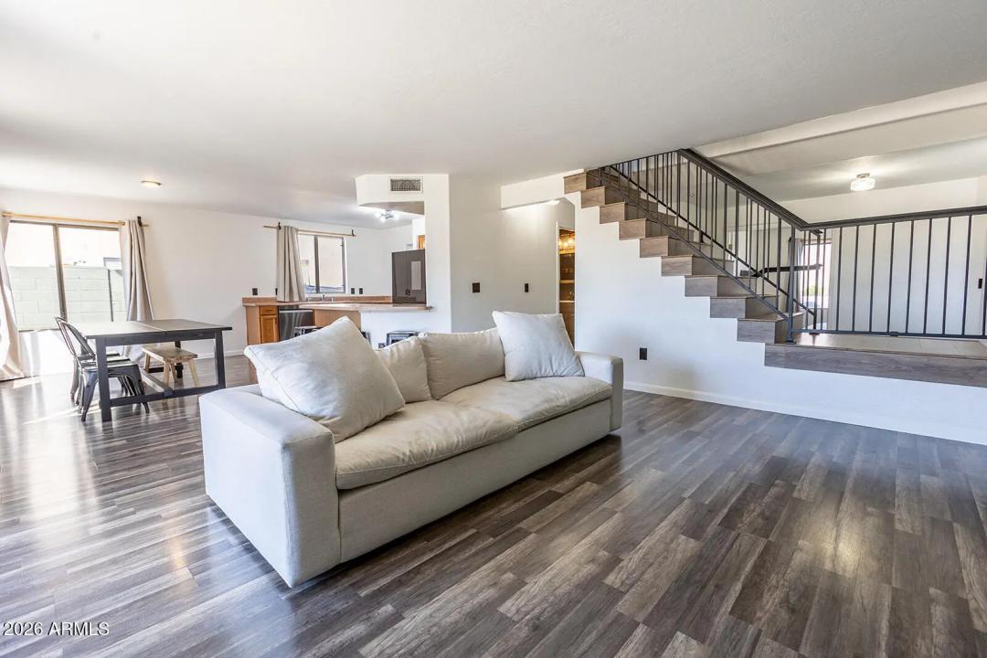 Real Estate Picture 12