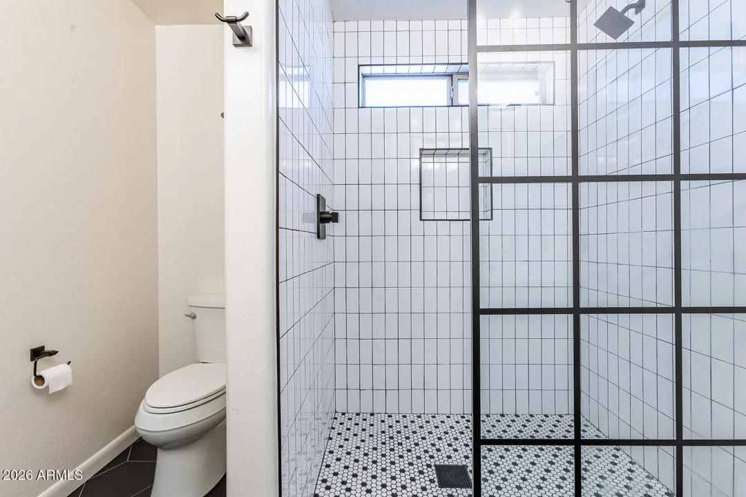 Real Estate Picture 30