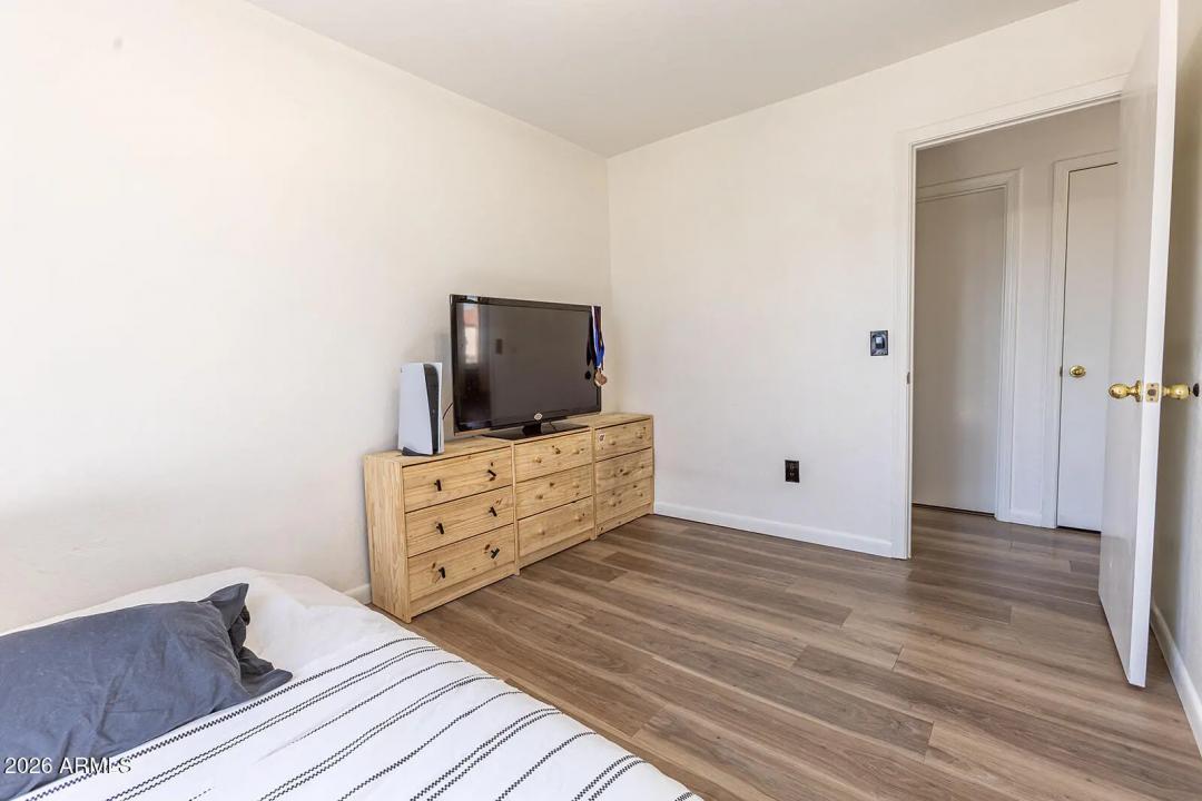 Real Estate Picture 34