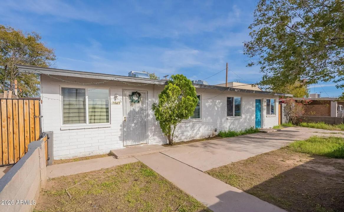 Real Estate Picture 4