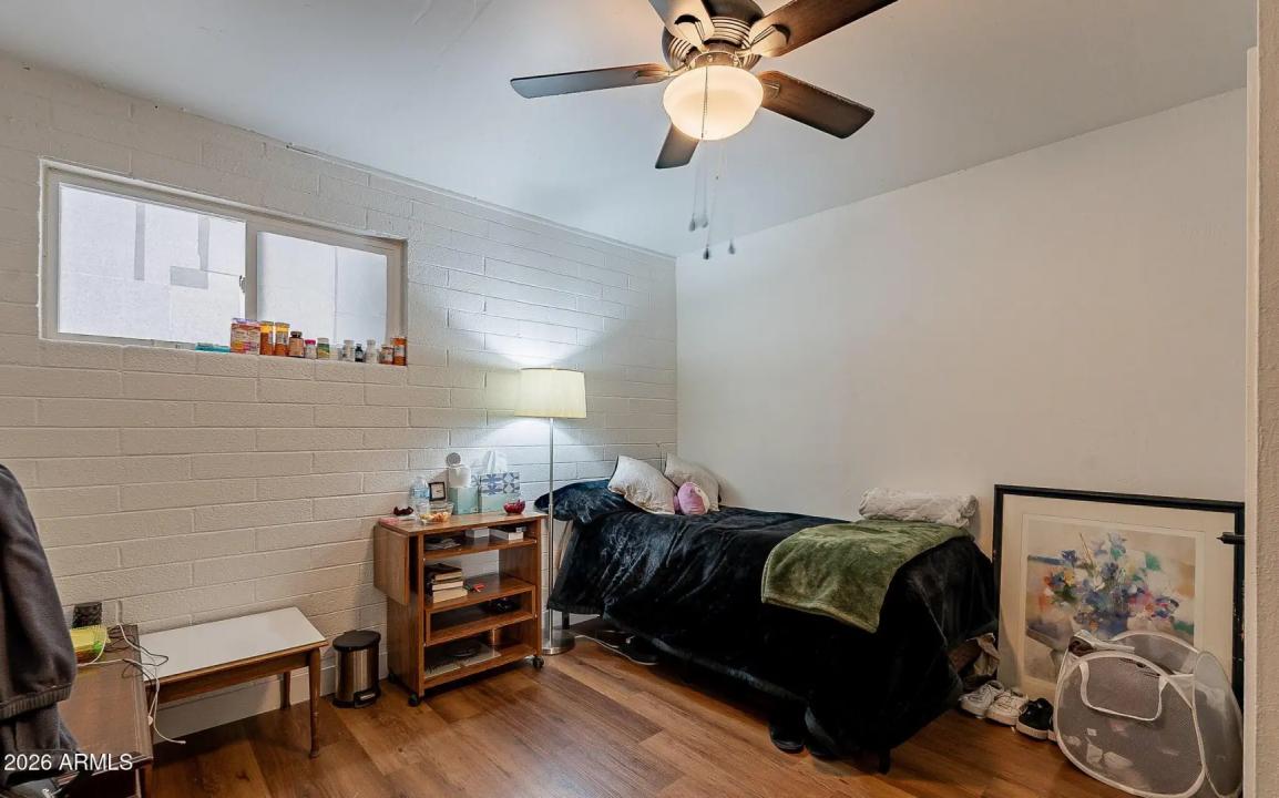 Real Estate Picture 16