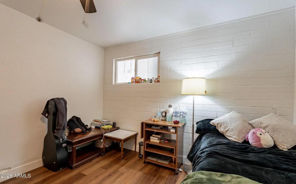 Real Estate Picture 18