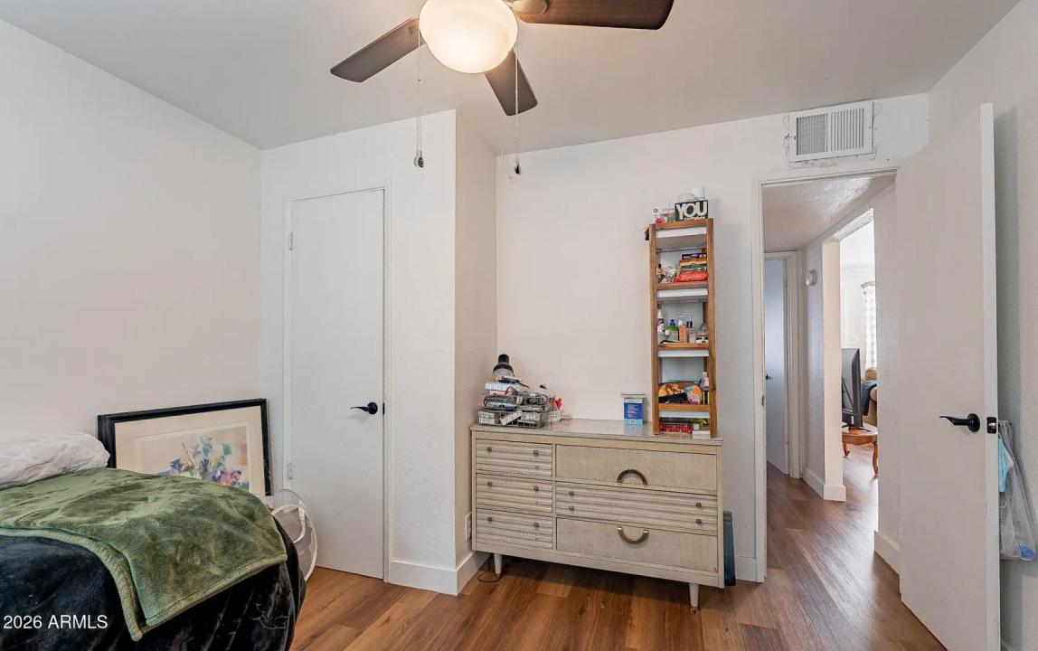 Real Estate Picture 19