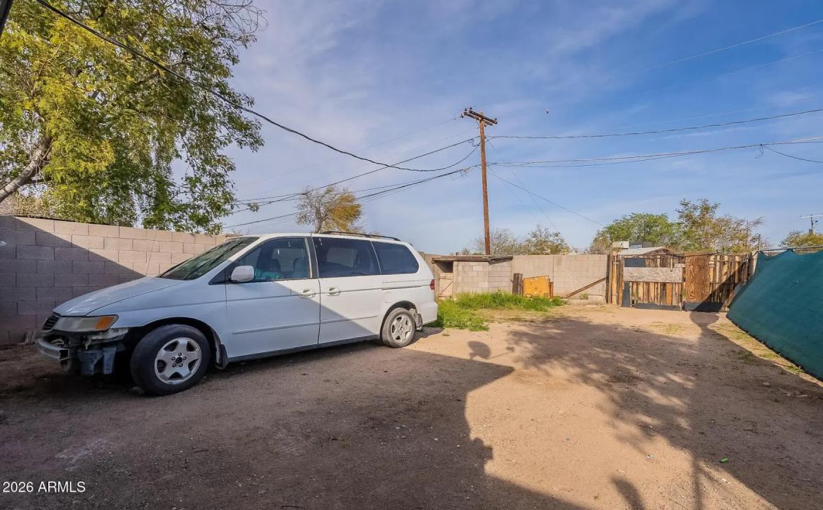 Real Estate Picture 23