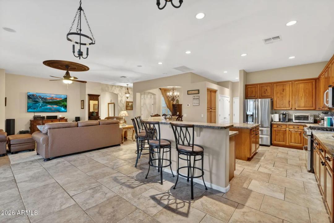 Real Estate Picture 18