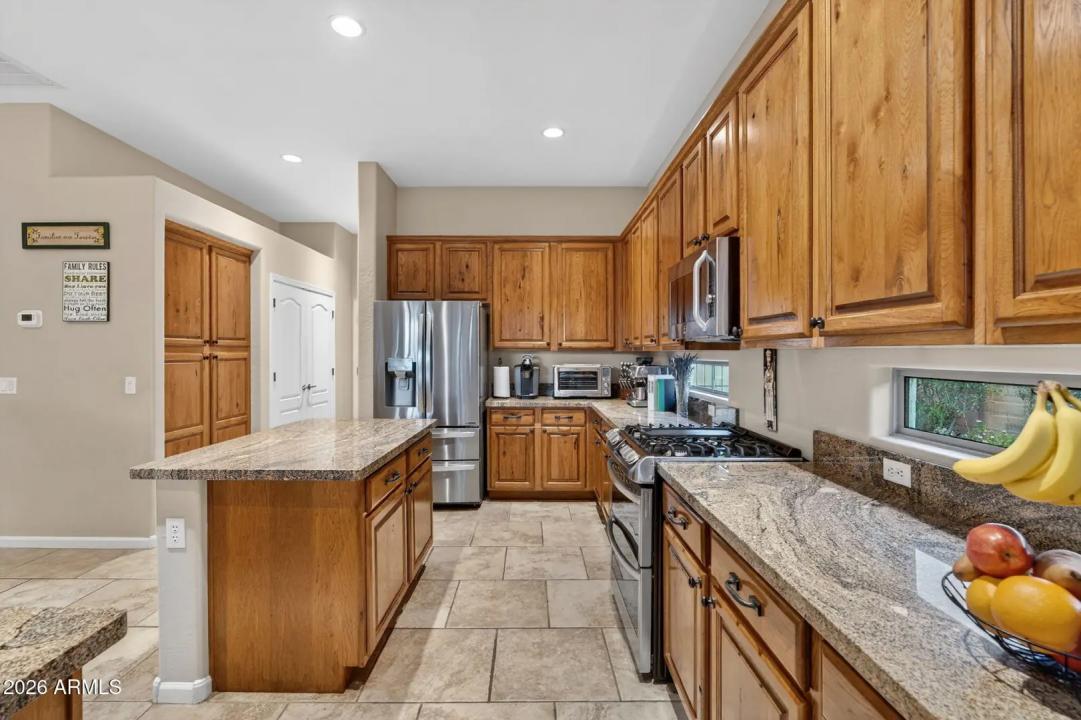 Real Estate Picture 4