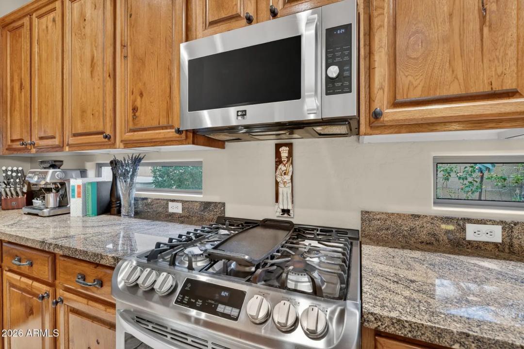 Real Estate Picture 17