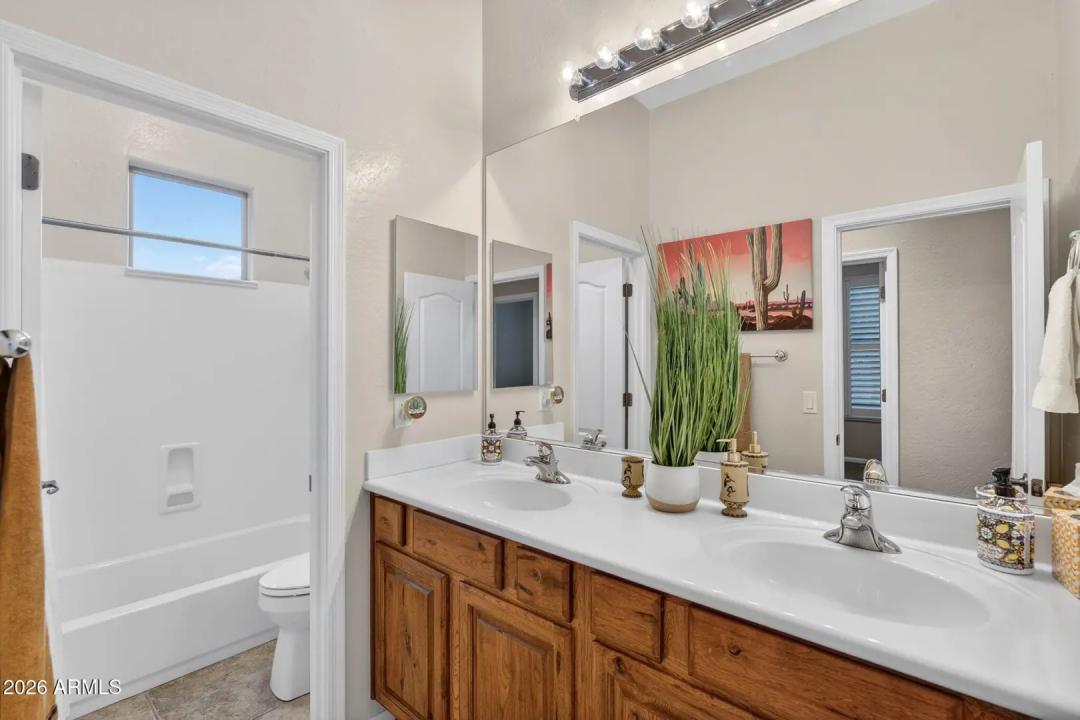 Real Estate Picture 36