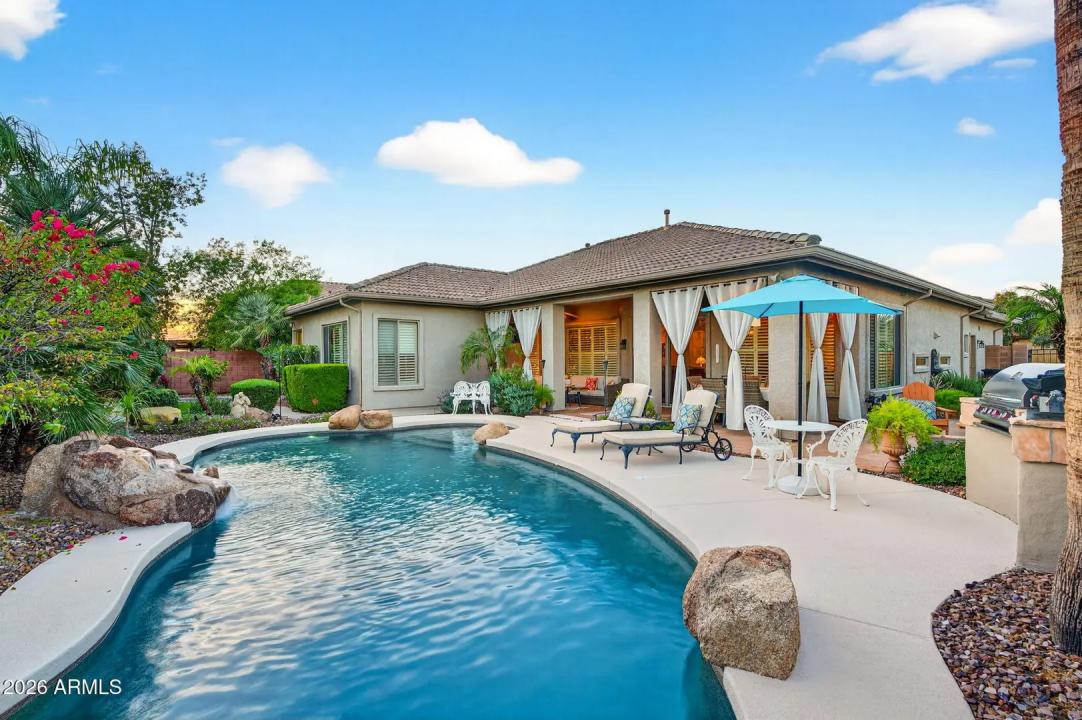 Real Estate Picture 8