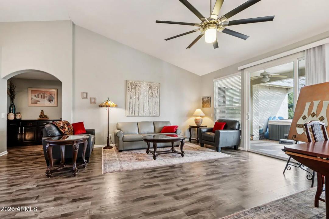 Real Estate Picture 5