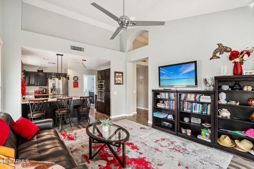 Real Estate Picture 16