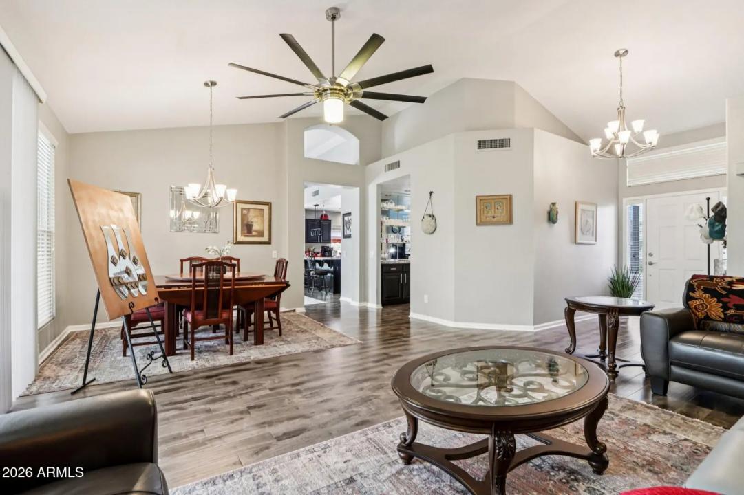 Real Estate Picture 8