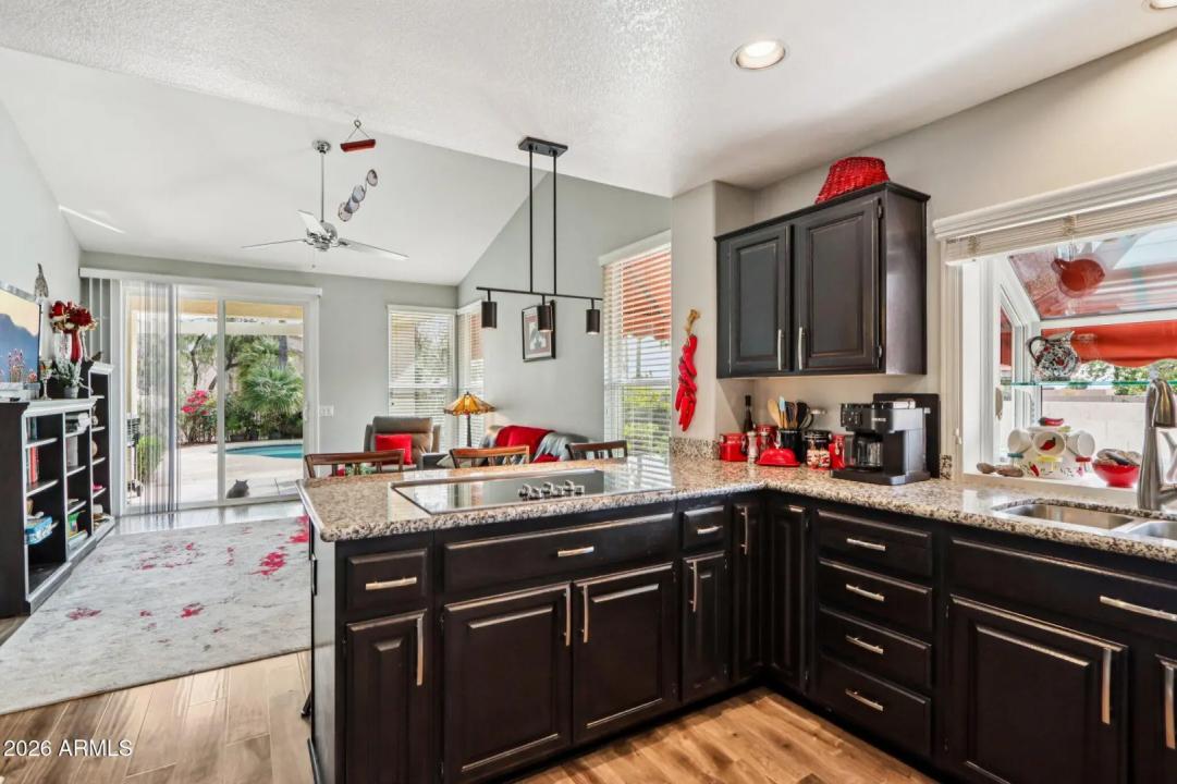 Real Estate Picture 18