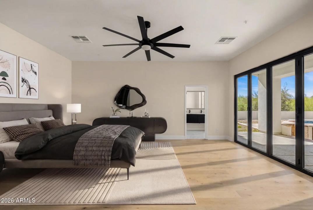 Real Estate Picture 14