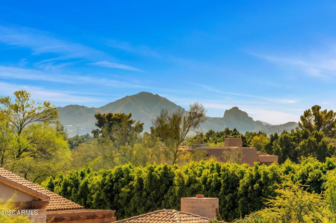 Real Estate Picture 24