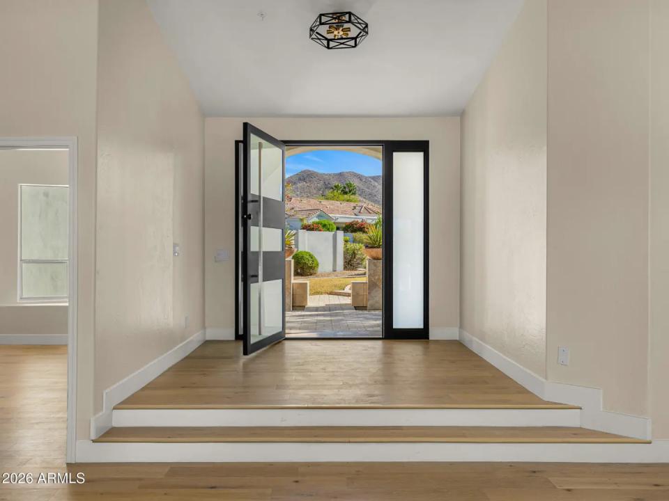 Real Estate Picture 3